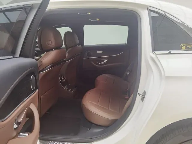 2021 Mercedes-Benz E Class 2.0T 197HP L4 9AT,autocango,china used car exporter,china ev exporter,chinese used car exporter,chinese used ev exporter