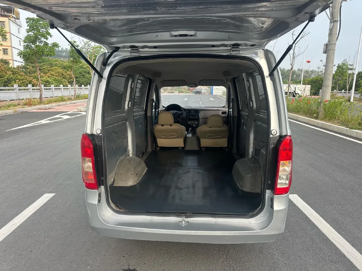 2019 WuLing RongGuang V 1.5L 112HP L4 5MT,autocango,china used car exporter,china ev exporter,chinese used car exporter,chinese used ev exporter