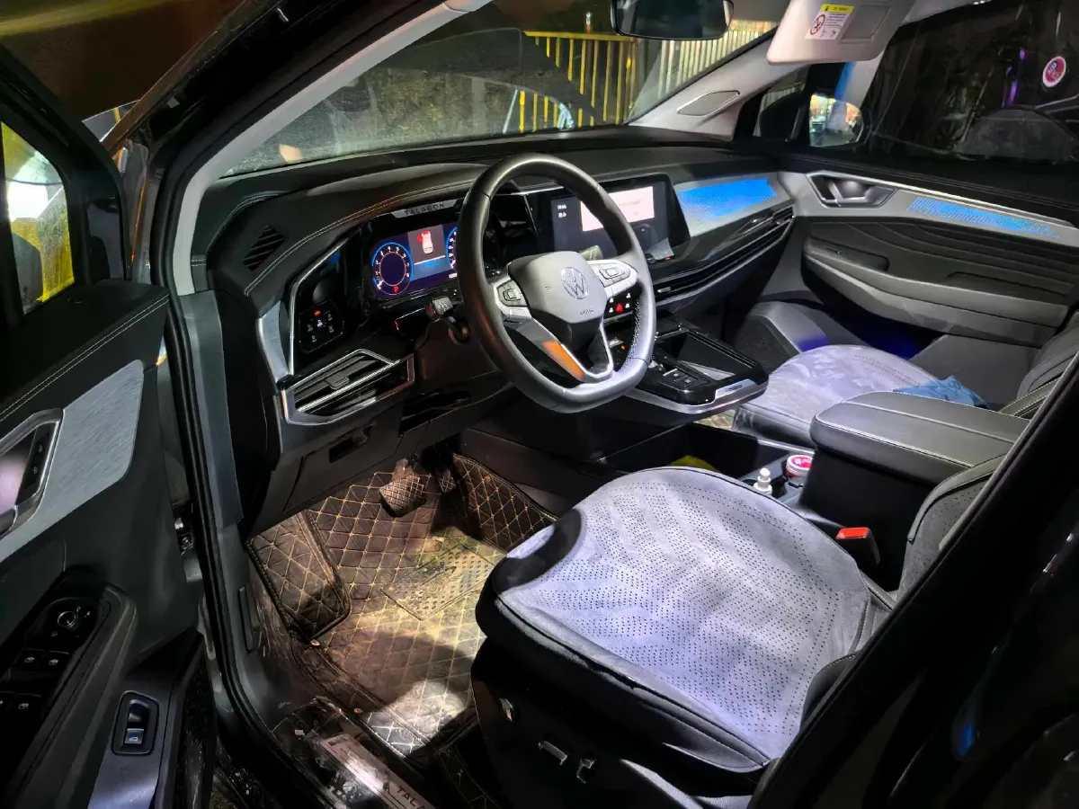 2024 Volkswagen Talagon 2.0T 220HP L4 7DCT,autocango,china used car exporter,china ev exporter,chinese used car exporter,chinese used ev exporter