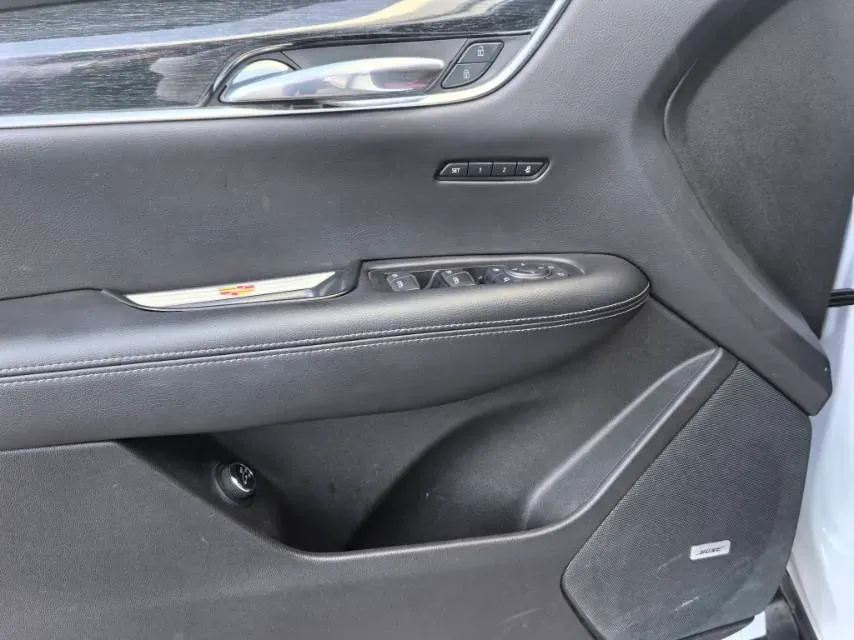 2021 Cadillac XT5 2.0T 237HP L4 9AT,autocango,china used car exporter,china ev exporter,chinese used car exporter,chinese used ev exporter