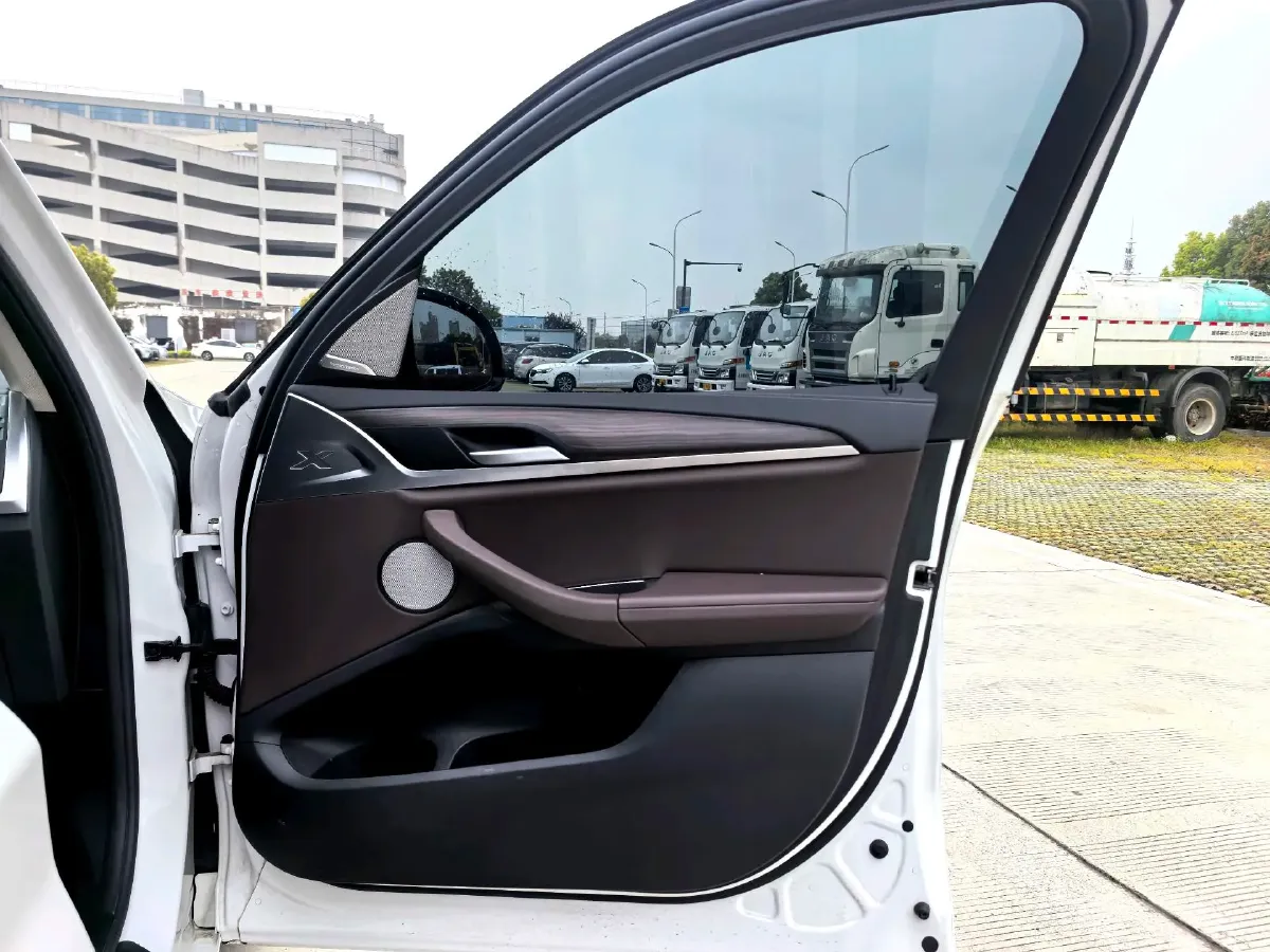 2022 BMW X3 2.0T 252HP L4 8AT,autocango,china used car exporter,china ev exporter,chinese used car exporter,chinese used ev exporter