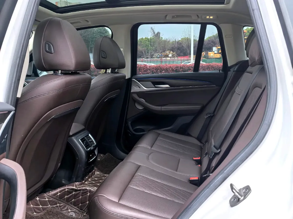 2022 BMW X3 2.0T 252HP L4 8AT,autocango,china used car exporter,china ev exporter,chinese used car exporter,chinese used ev exporter