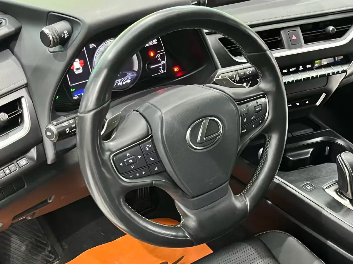 2020 Lexus UX BEV 54.35KWH,autocango,china used car exporter,china ev exporter,chinese used car exporter,chinese used ev exporter