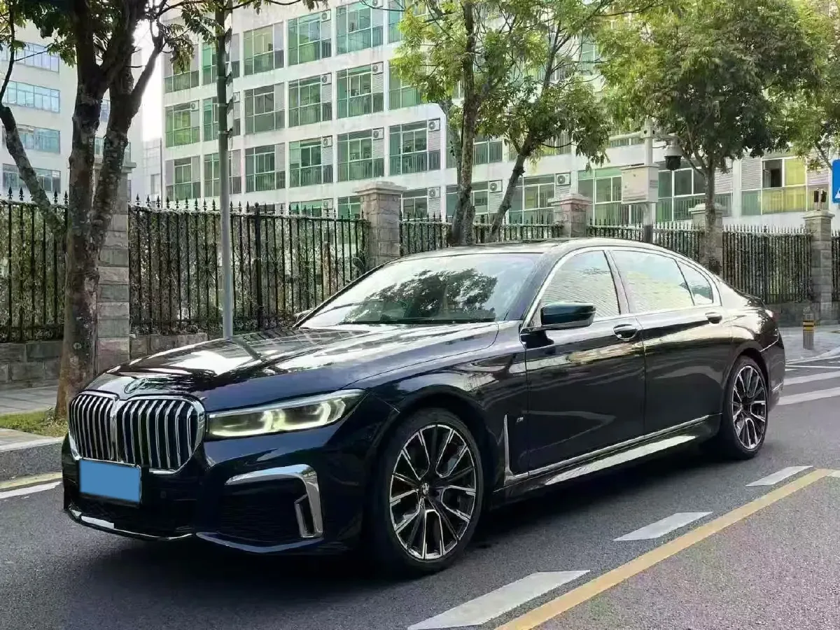 2019 BMW 7 Series 3.0T 340HP L6 8AT,autocango,china used car exporter,china ev exporter,chinese used car exporter,chinese used ev exporter