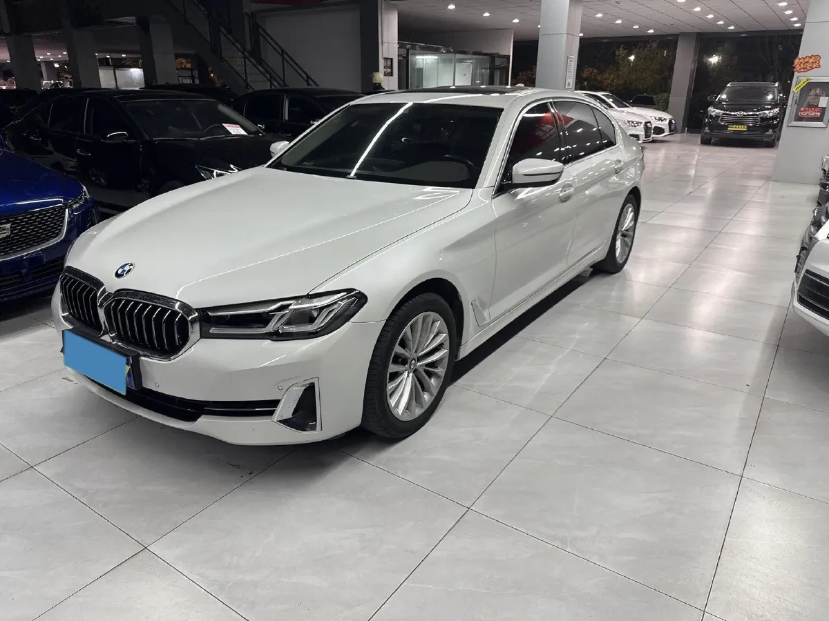 2022 BMW 5 Series 2.0T 184HP L4 8AT,autocango,china used car exporter,china ev exporter,chinese used car exporter,chinese used ev exporter