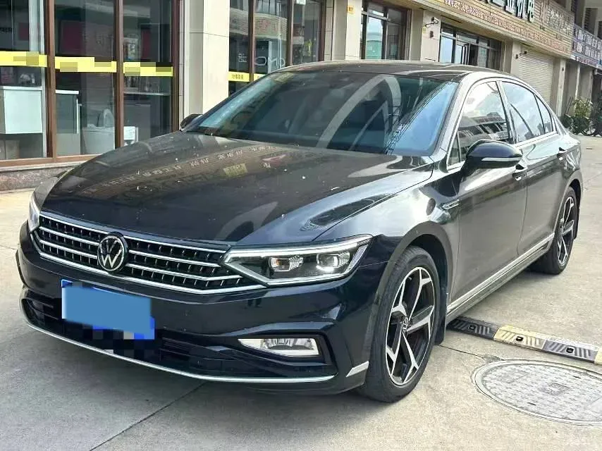 2023 Volkswagen Magotan 2.0T 186HP L4 7DCT,autocango,china used car exporter,china ev exporter,chinese used car exporter,chinese used ev exporter