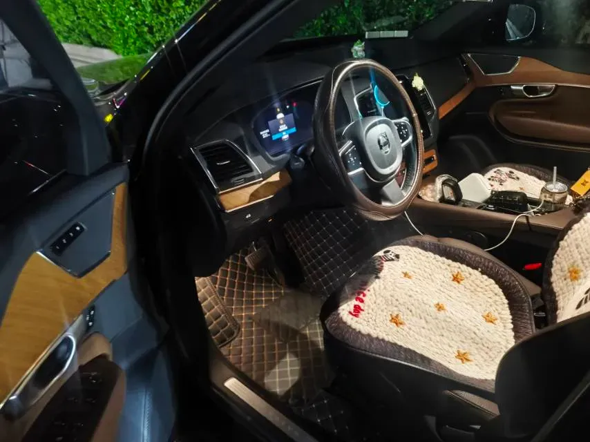 2024 Volvo XC90 2.0T 250HP L4 8AT,autocango,china used car exporter,china ev exporter,chinese used car exporter,chinese used ev exporter