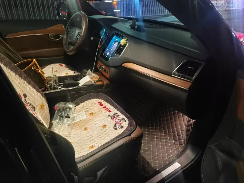 2024 Volvo XC90 2.0T 250HP L4 8AT,autocango,china used car exporter,china ev exporter,chinese used car exporter,chinese used ev exporter