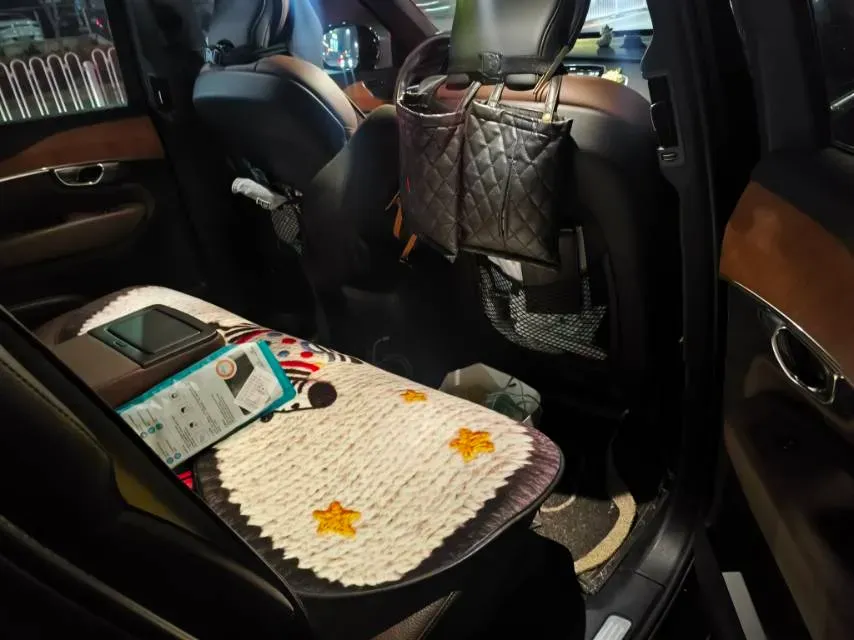 2024 Volvo XC90 2.0T 250HP L4 8AT,autocango,china used car exporter,china ev exporter,chinese used car exporter,chinese used ev exporter