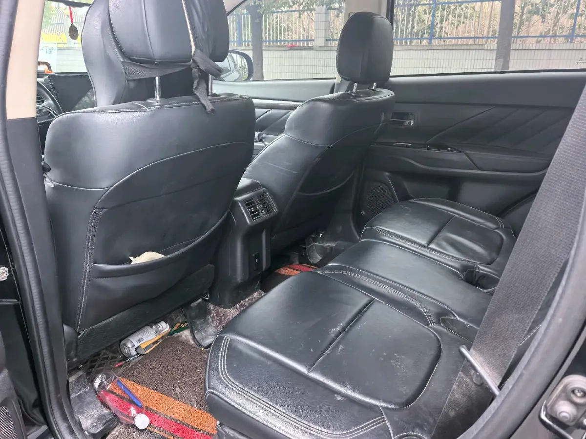 2020 Mitsubishi Outlander 2.0L 166HP L4 CVT,autocango,china used car exporter,china ev exporter,chinese used car exporter,chinese used ev exporter