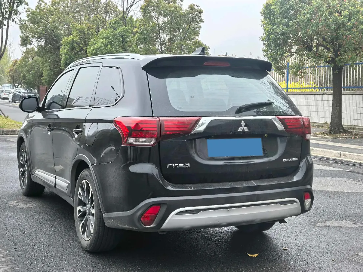2020 Mitsubishi Outlander 2.0L 166HP L4 CVT,autocango,china used car exporter,china ev exporter,chinese used car exporter,chinese used ev exporter