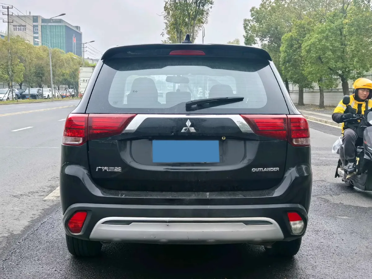 2020 Mitsubishi Outlander 2.0L 166HP L4 CVT,autocango,china used car exporter,china ev exporter,chinese used car exporter,chinese used ev exporter