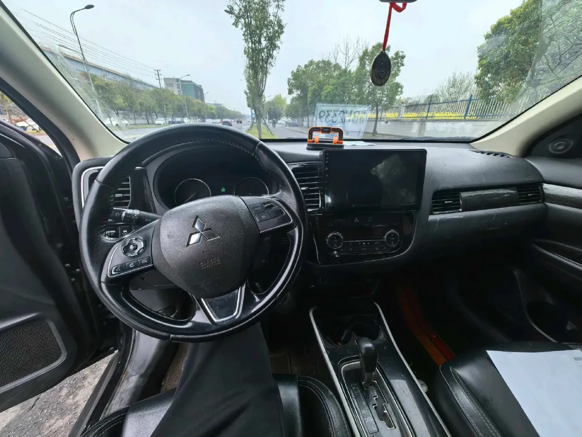 2020 Mitsubishi Outlander 2.0L 166HP L4 CVT,autocango,china used car exporter,china ev exporter,chinese used car exporter,chinese used ev exporter