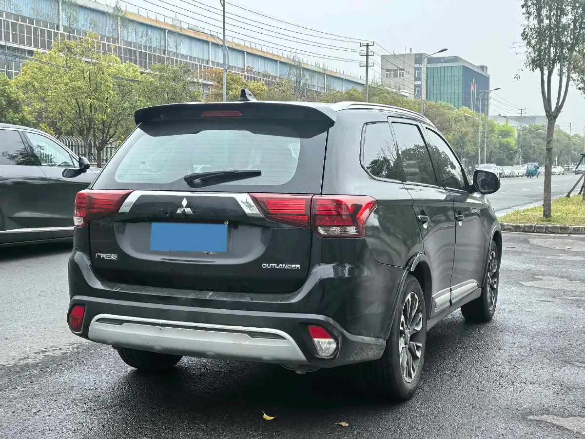 2020 Mitsubishi Outlander 2.0L 166HP L4 CVT,autocango,china used car exporter,china ev exporter,chinese used car exporter,chinese used ev exporter