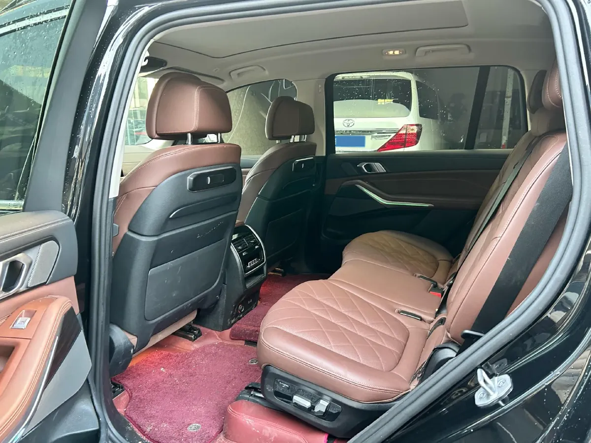 2023 BMW X7 3.0T 381HP L6 8AT,autocango,china used car exporter,china ev exporter,chinese used car exporter,chinese used ev exporter