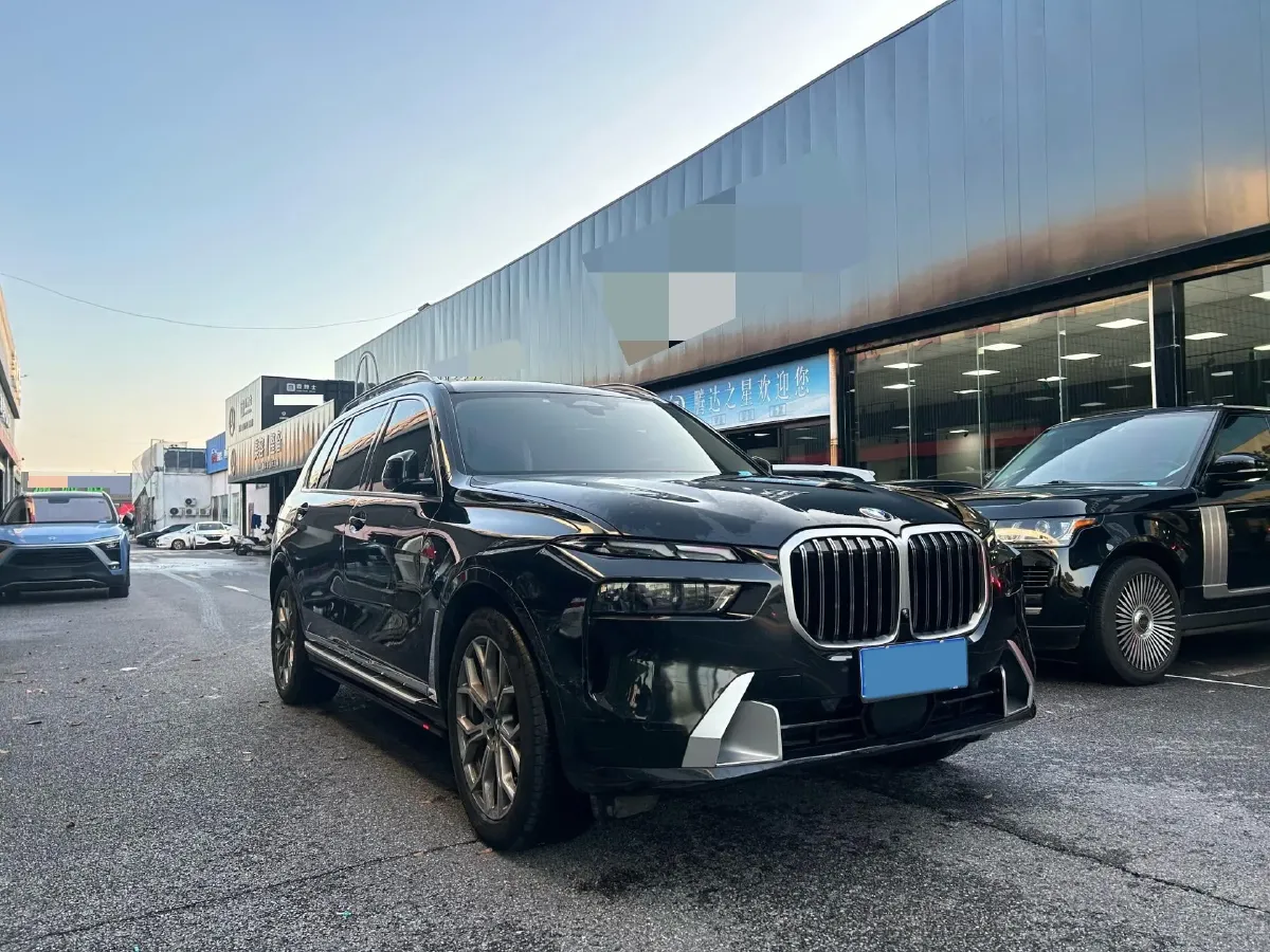 2023 BMW X7 3.0T 381HP L6 8AT,autocango,china used car exporter,china ev exporter,chinese used car exporter,chinese used ev exporter