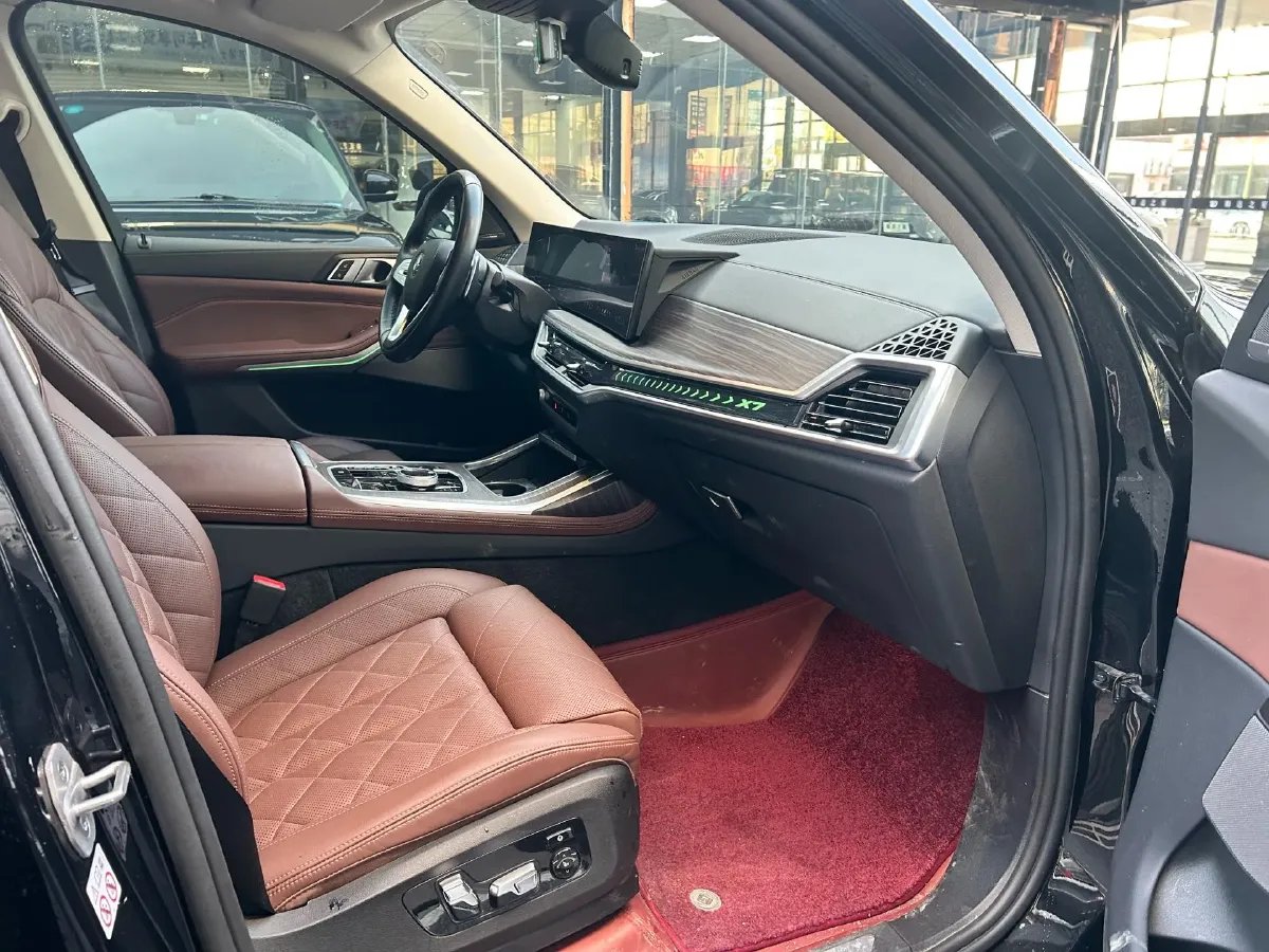 2023 BMW X7 3.0T 381HP L6 8AT,autocango,china used car exporter,china ev exporter,chinese used car exporter,chinese used ev exporter