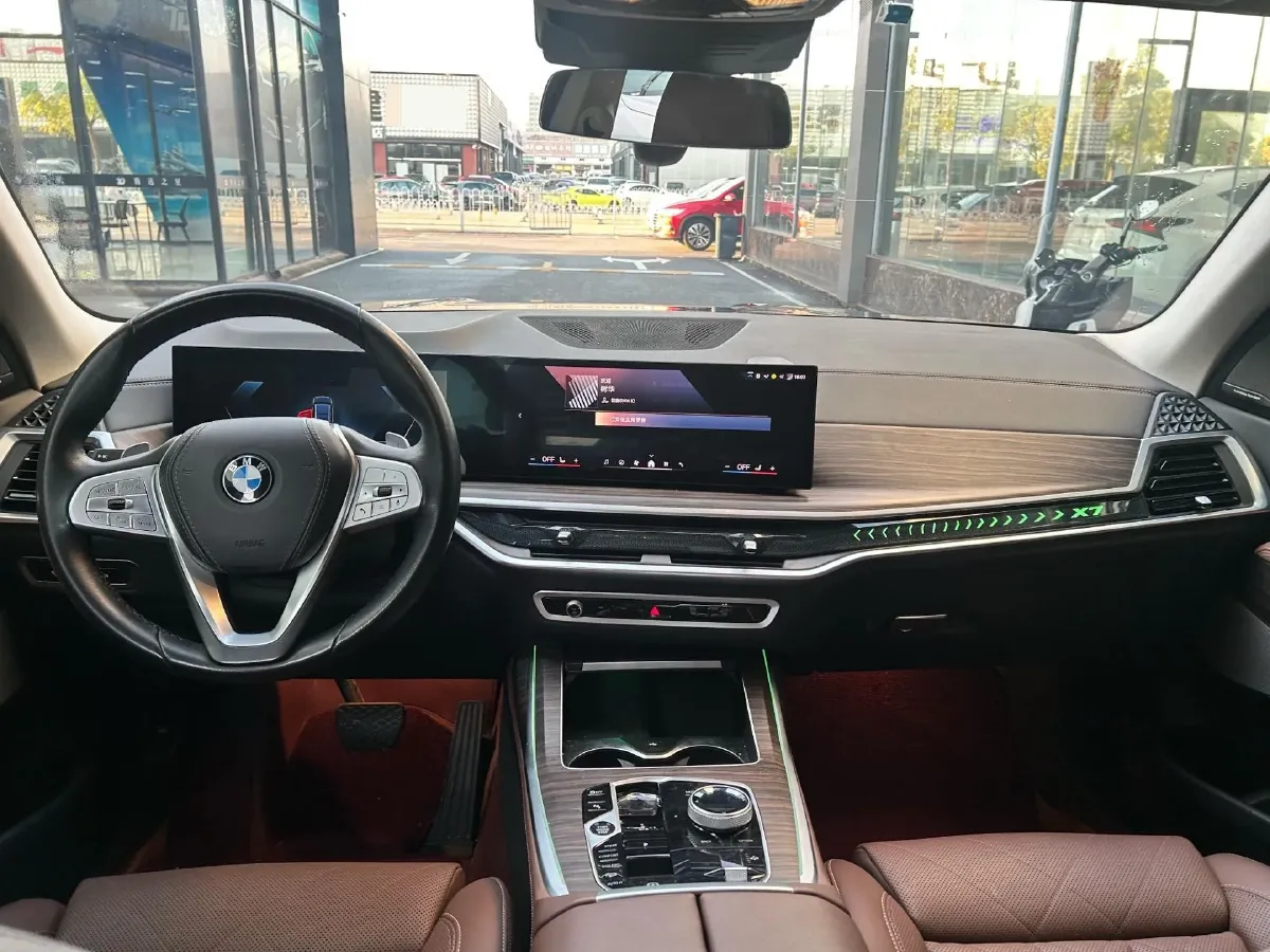 2023 BMW X7 3.0T 381HP L6 8AT,autocango,china used car exporter,china ev exporter,chinese used car exporter,chinese used ev exporter