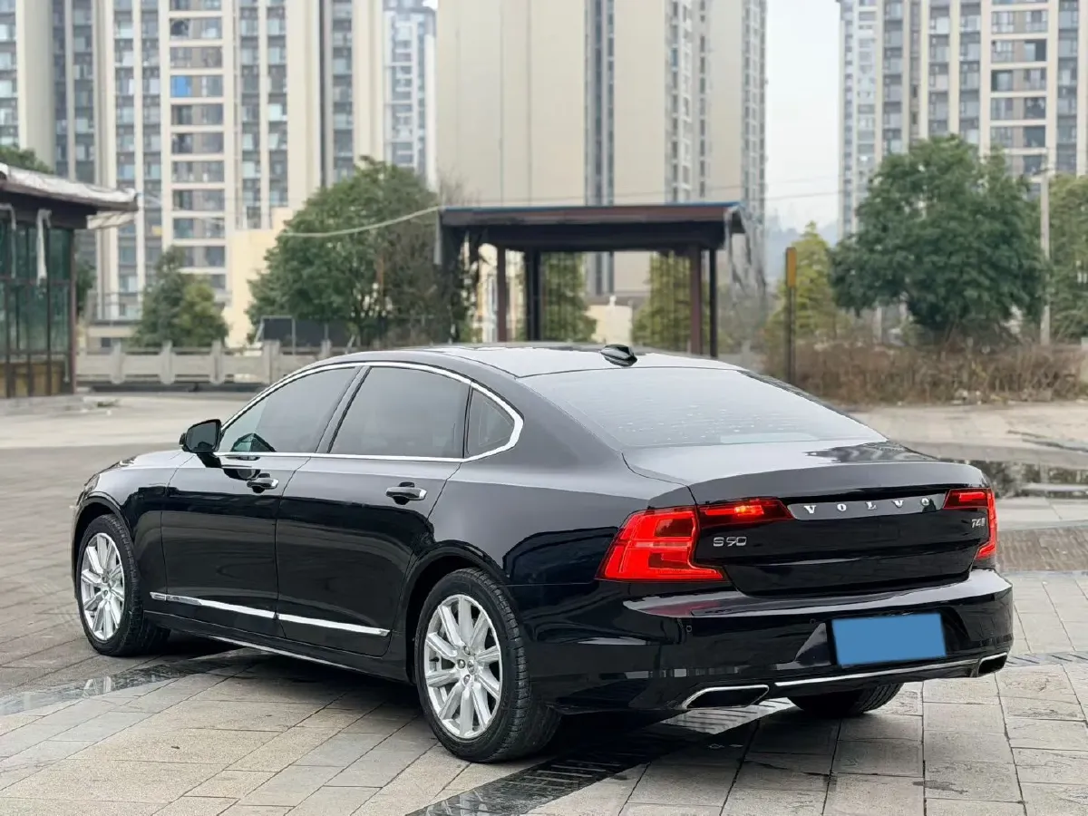 2020 Volvo S90 2.0T 190HP L4 8AT,autocango,china used car exporter,china ev exporter,chinese used car exporter,chinese used ev exporter