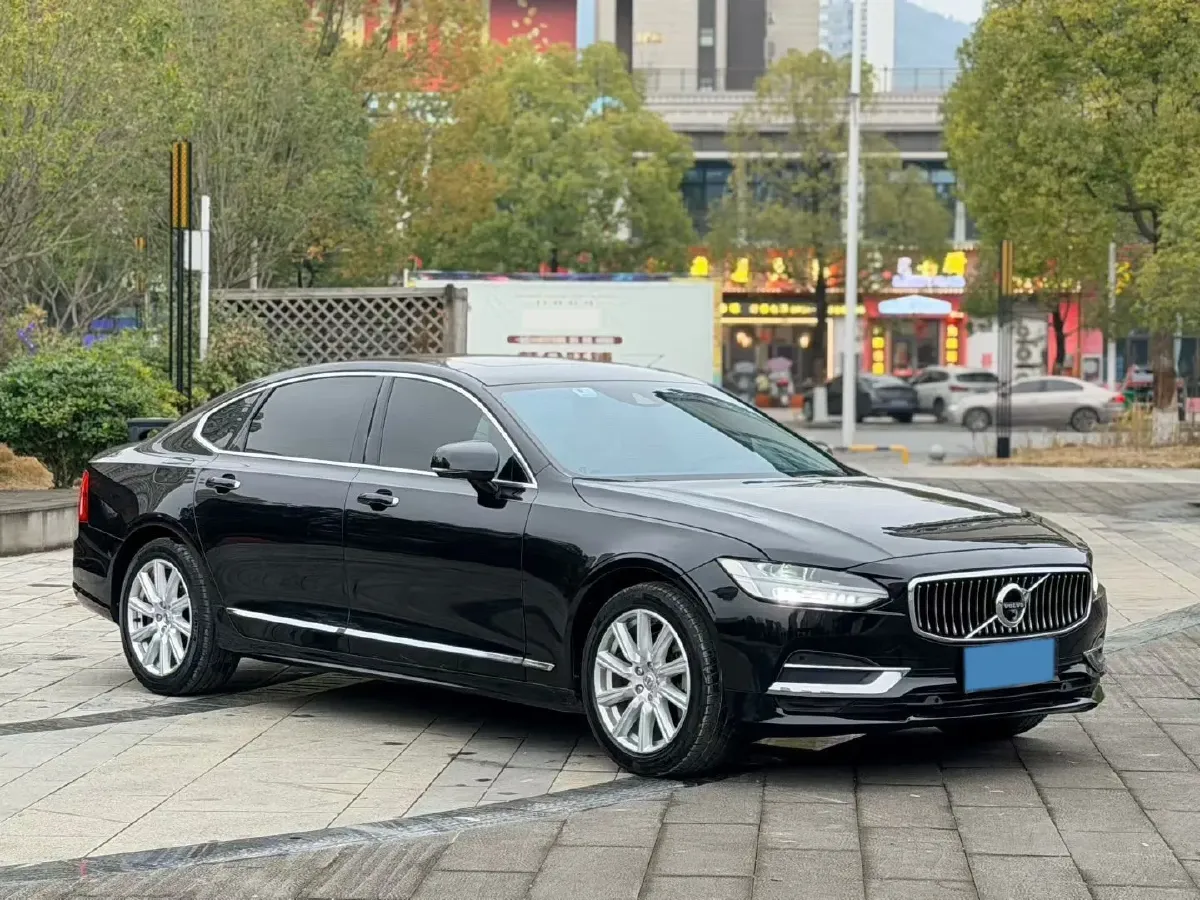 2020 Volvo S90 2.0T 190HP L4 8AT,autocango,china used car exporter,china ev exporter,chinese used car exporter,chinese used ev exporter