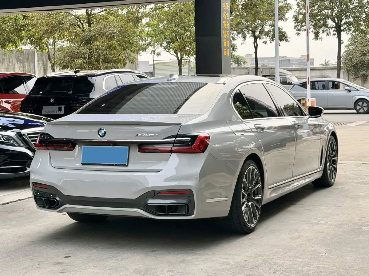 2019 BMW 7 Series 3.0T 340HP L6 8AT,autocango,china used car exporter,china ev exporter,chinese used car exporter,chinese used ev exporter