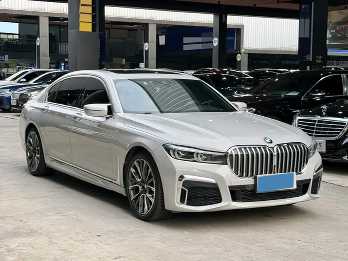 2019 BMW 7 Series 3.0T 340HP L6 8AT,autocango,china used car exporter,china ev exporter,chinese used car exporter,chinese used ev exporter