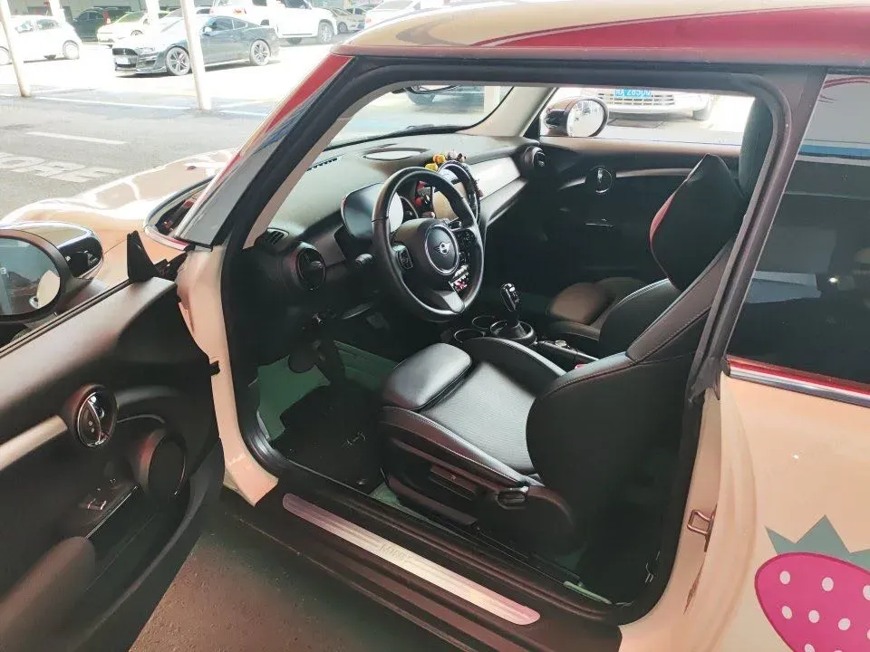 2022 MINI MINI 1.5T 136HP L3 7DCT,autocango,china used car exporter,china ev exporter,chinese used car exporter,chinese used ev exporter