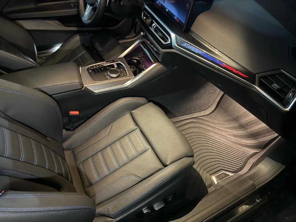 2023 BMW 3.0T 333HP L6 8AT,autocango,china used car exporter,china ev exporter,chinese used car exporter,chinese used ev exporter