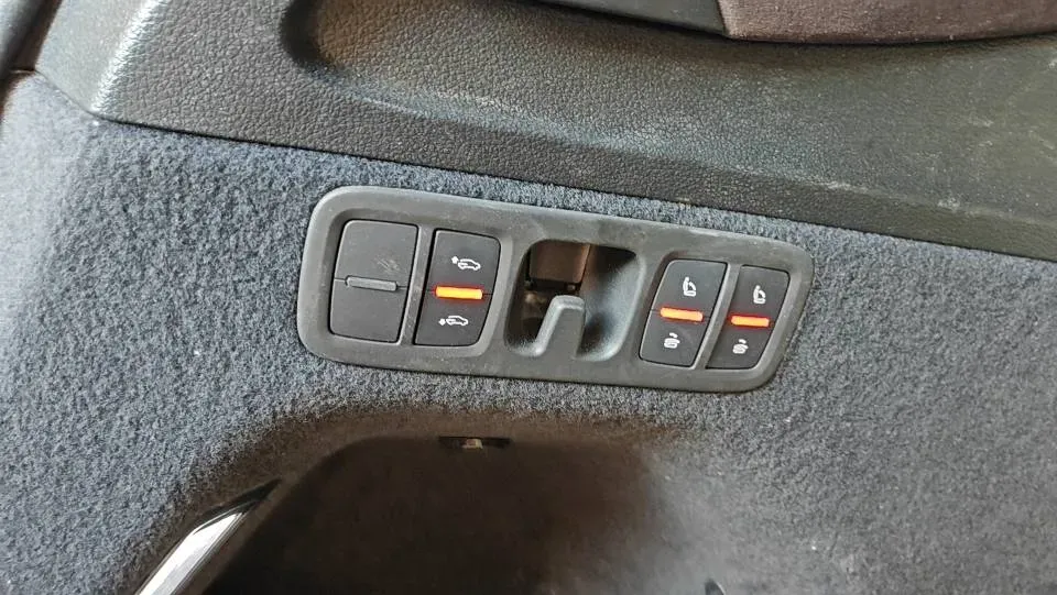 2023 Audi Q7 2.0T 265HP L4 8AT,autocango,china used car exporter,china ev exporter,chinese used car exporter,chinese used ev exporter