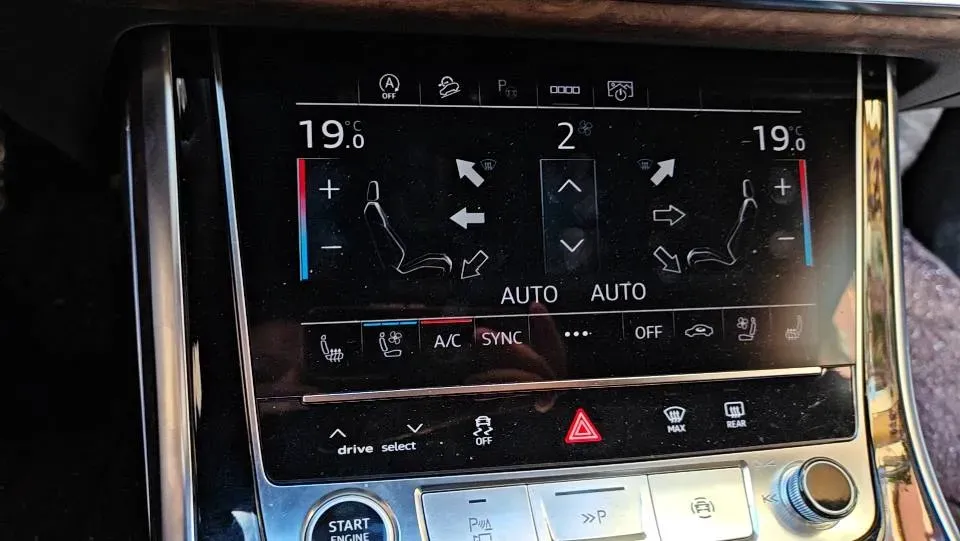 2023 Audi Q7 2.0T 265HP L4 8AT,autocango,china used car exporter,china ev exporter,chinese used car exporter,chinese used ev exporter