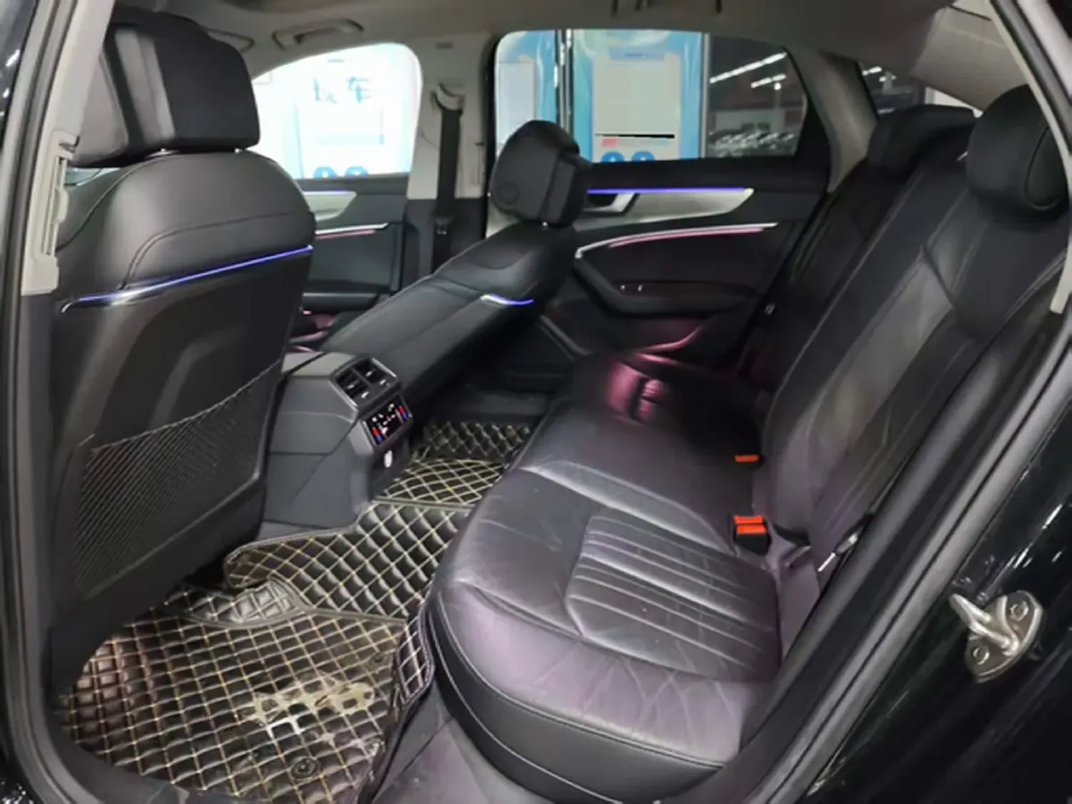 2021 Audi A6L 2.0T 224HP L4 7DCT,autocango,china used car exporter,china ev exporter,chinese used car exporter,chinese used ev exporter