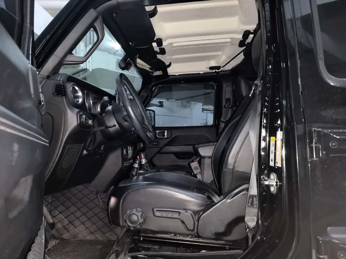 2018 Jeep Wrangler 2.0T 266HP L4 8AT,autocango,china used car exporter,china ev exporter,chinese used car exporter,chinese used ev exporter