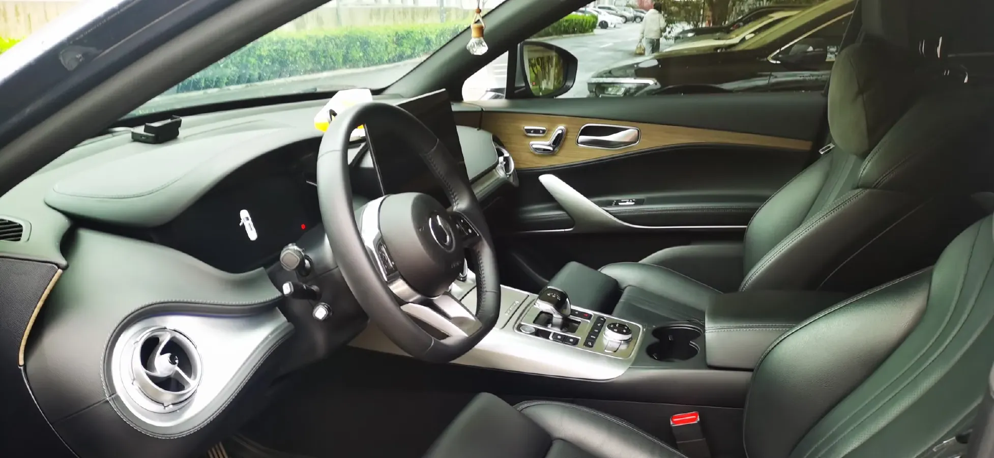 2020 Denza X 2.0T 192HP L4 6DCT PHEV 24KWH,autocango,china used car exporter,china ev exporter,chinese used car exporter,chinese used ev exporter