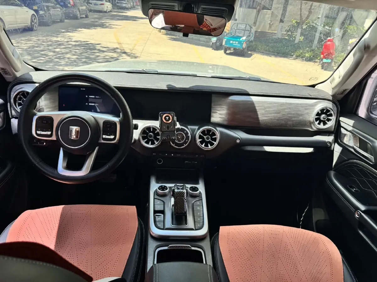 2024 Tank 300 2.0T 227HP L4 8AT,autocango,china used car exporter,china ev exporter,chinese used car exporter,chinese used ev exporter