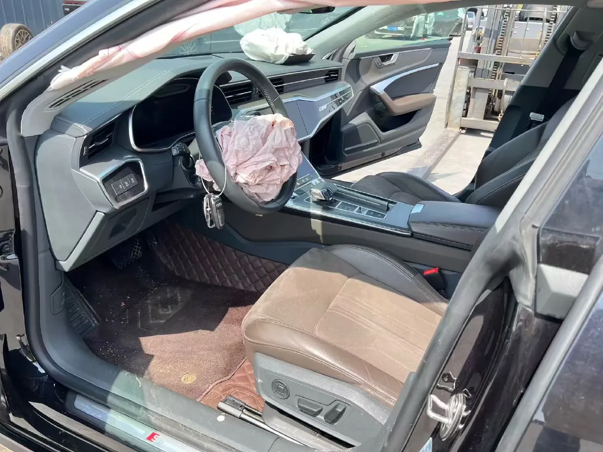 2022 Jeep Wrangler 2.0T 266HP L4 8AT,autocango,china used car exporter,china ev exporter,chinese used car exporter,chinese used ev exporter