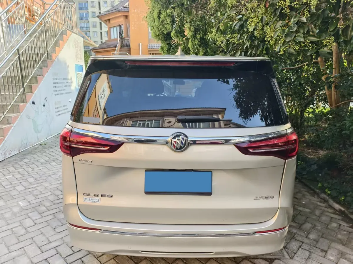 2021 Buick GL8 2.0T 237HP L4 9AT,autocango,china used car exporter,china ev exporter,chinese used car exporter,chinese used ev exporter