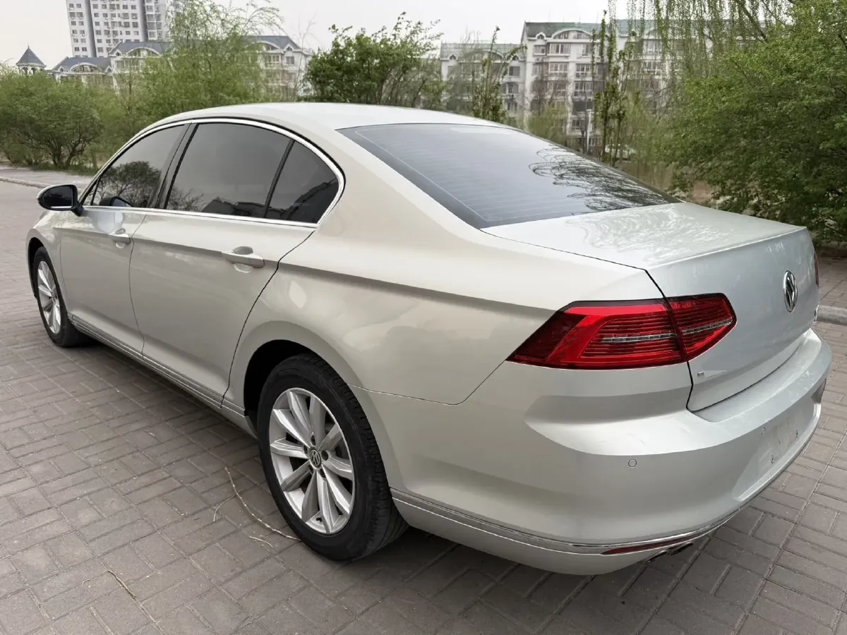 2018 Volkswagen Magotan 1.8T 180HP L4 7DCT,autocango,china used car exporter,china ev exporter,chinese used car exporter,chinese used ev exporter