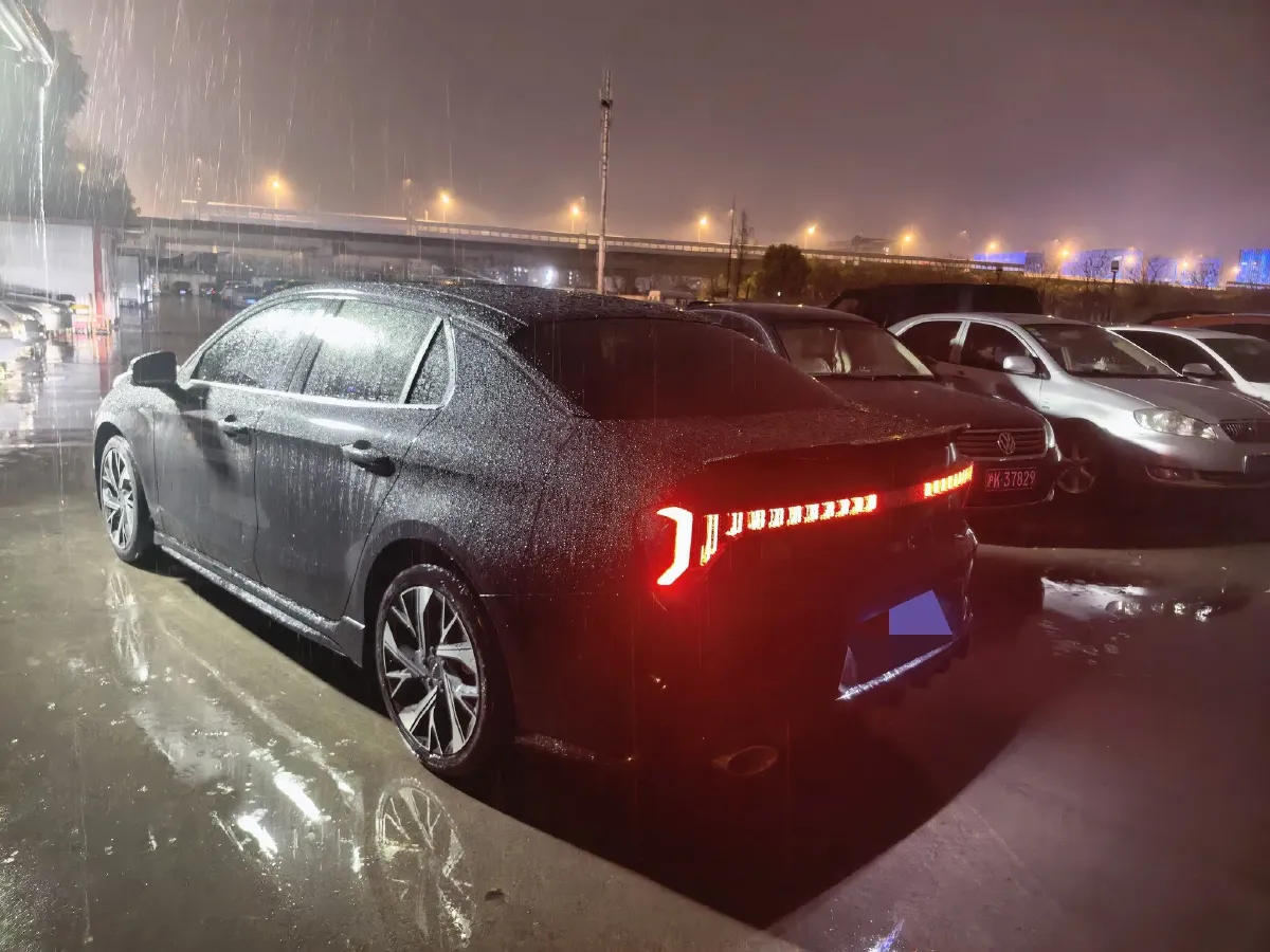 2026 LYNK&CO 03 1.5T 181HP L4 7DCT,autocango,china used car exporter,china ev exporter,chinese used car exporter,chinese used ev exporter