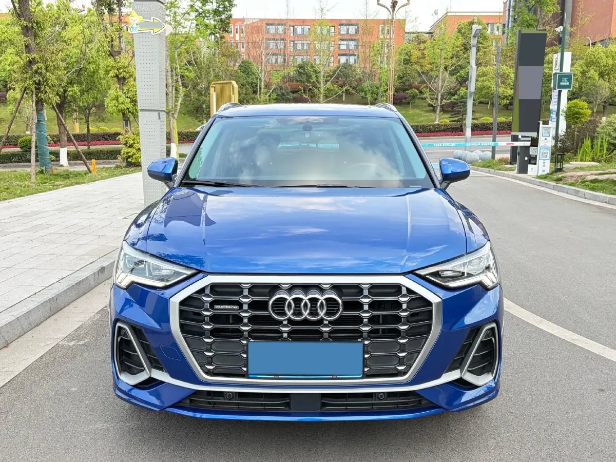 2022 Audi Q3 1.4T 150HP L4 7DCT,autocango,china used car exporter,china ev exporter,chinese used car exporter,chinese used ev exporter