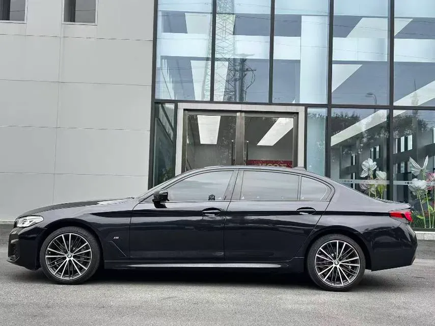 2023 BMW 5 Series 2.0T 245HP L4 8AT,autocango,china used car exporter,china ev exporter,chinese used car exporter,chinese used ev exporter