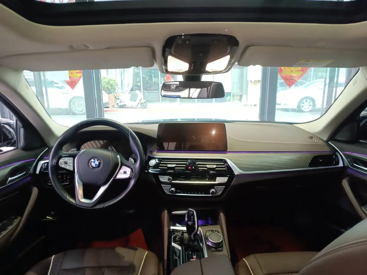 2022 BMW 5 Series 2.0T 252HP L4 8AT,autocango,china used car exporter,china ev exporter,chinese used car exporter,chinese used ev exporter