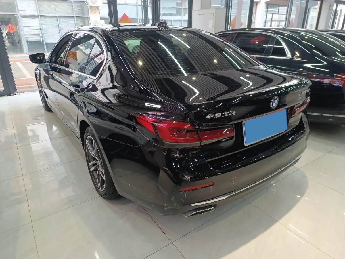 2022 BMW 5 Series 2.0T 252HP L4 8AT,autocango,china used car exporter,china ev exporter,chinese used car exporter,chinese used ev exporter