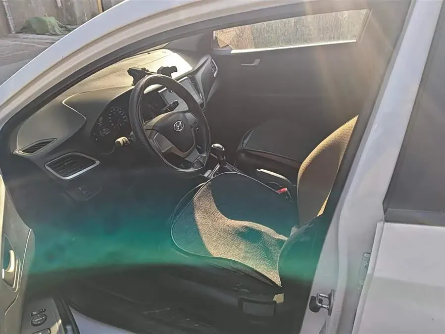 2016 Hyundai Verna 1.4L 100HP L4 6AT,autocango,china used car exporter,china ev exporter,chinese used car exporter,chinese used ev exporter