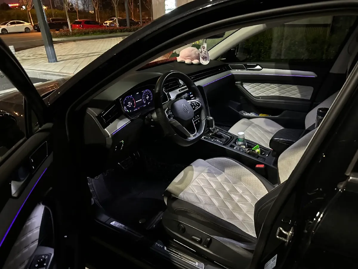 2023 Volkswagen Magotan 2.0T 186HP L4 7DCT,autocango,china used car exporter,china ev exporter,chinese used car exporter,chinese used ev exporter