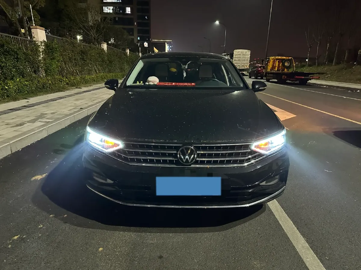 2023 Volkswagen Magotan 2.0T 186HP L4 7DCT,autocango,china used car exporter,china ev exporter,chinese used car exporter,chinese used ev exporter