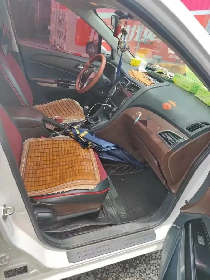 2017 HaiMa Family F7 1.5T 165HP L4 6MT,autocango,china used car exporter,china ev exporter,chinese used car exporter,chinese used ev exporter