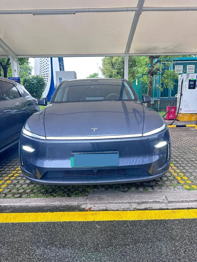 2025 Tesla Model Y BEV 62.5KWH,autocango,china used car exporter,china ev exporter,chinese used car exporter,chinese used ev exporter