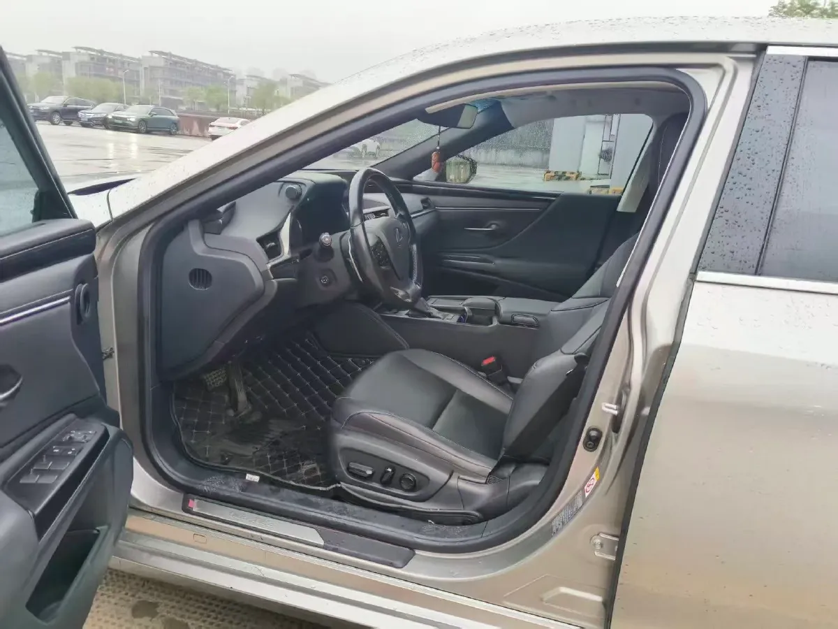 2020 Lexus ES 2.0L 173HP L4 CVT,autocango,china used car exporter,china ev exporter,chinese used car exporter,chinese used ev exporter