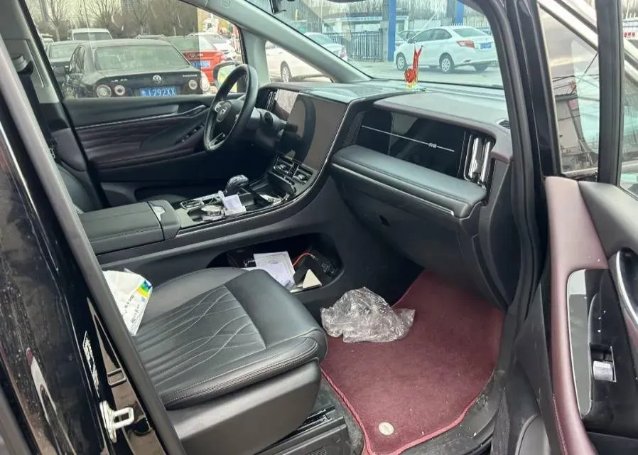 2024 GAC Trumpchi M8 2.0T 252HP L4 8AT,autocango,china used car exporter,china ev exporter,chinese used car exporter,chinese used ev exporter