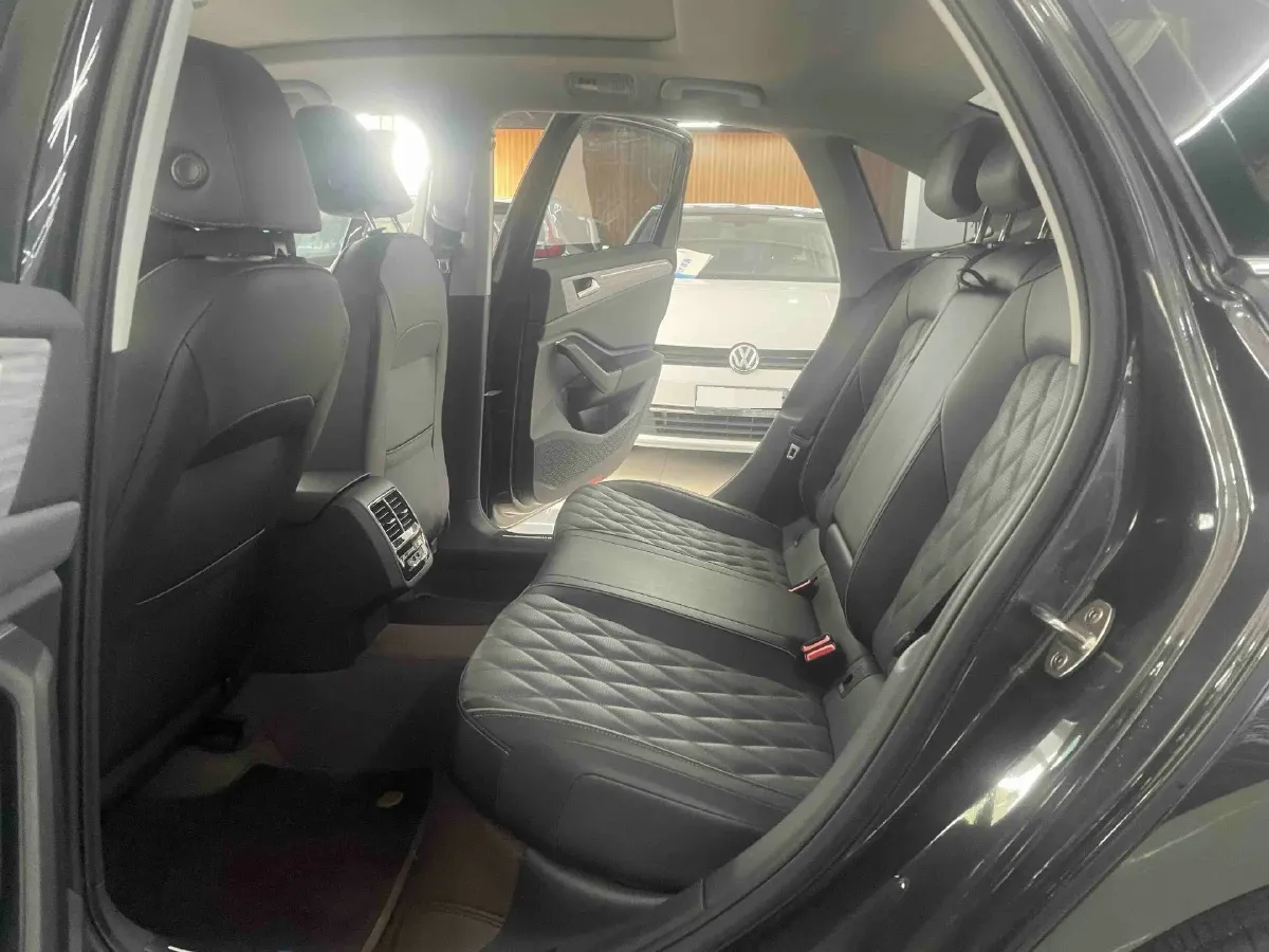 2025 Volkswagen Sagitar 1.5T 160HP L4 7DCT,autocango,china used car exporter,china ev exporter,chinese used car exporter,chinese used ev exporter